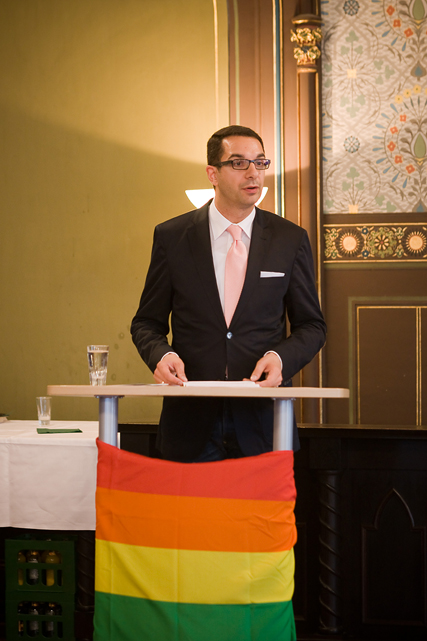 Staatssekretär Zimmermann spricht ein Grußwort zum Empfang des CSD Thüringen 2011